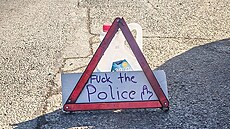 Zásah strá�ník� u údajn� nepojízdného auta u nemocnice v Plzni. Svérázn�...