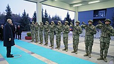 Turecký prezident Recep Tayyip Erdogan nav�tívil turecké vojáky. (4. b�ezna...