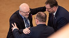 Ministr zdravotnictví Adam Vojt�ch ve Sn�movn�