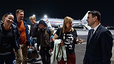 Na pra�ském leti�ti Václava Havla p�istál repatria�ní let z egyptského �arm Al...