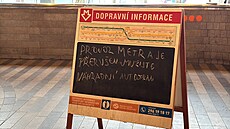 Tragický st�et soupravy metra s �enou ve stanici  Hlavní nádra�í ochromil...