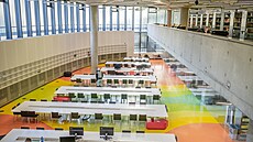 Knihovny u� nabízejí víc ne� pouhé výp�j�ky. Studovny �asto hý�í barvami.