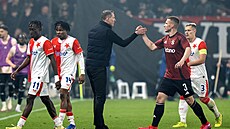 Spar�anský kou� Brian Priske a Pavel Kade�ábek.