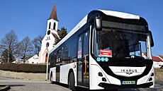 Ikarus na testování v �eských Bud�jovicích. Na snímku u kostela ve Starých...