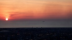 Letadlo vzlétá z Bejrútského mezinárodního leti�t� Rafíka Harírího po eskalaci...