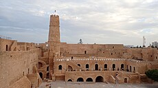 Ribát ve m�st� Monastir je mo�né vid�t ve filmu Monty Python: �ivot Briana....