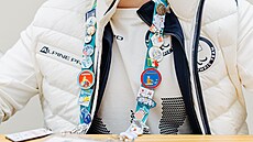 Také na paralympiád� sportovci vym��ují odzná�ky.