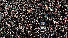 Shromá�d�ní v Teheránu na podporu nového íránského nejvy��ího v�dce Mod�taby...