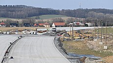 �editelství silnic a dálnic dokon�uje nový úsek D48 u Pala�ova. Na podzim bude...