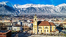 Zimní Innsbruck: pohled, který se vám naskytne po cest� z Bergiselchanze.