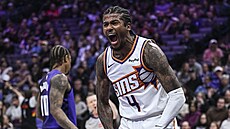 Jalen Green (4) z Phoenix Suns slaví svou sme� proti Sacramento Kings.