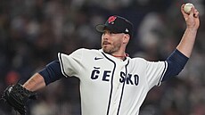 �eský baseballista Ryan Johnson na nadhozu