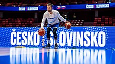 �eský basketbalista Tomá� Kyzlink se chystá na zápas se Slovinskem.