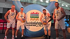 Tým ostravských basketbalist� nad 45 let, který na Sv�tových hrách v Dubaji...