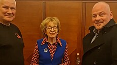 Ji�í Kajínek v Poslanecké sn�movn� u Heleny Válkové.