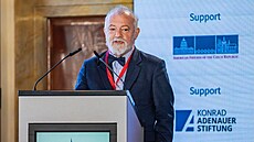 Poradce premiéra pro národní bezpe�nost Hynek Kmoní�ek na konferenci NBNS na...