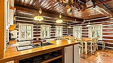 Tradi�ní krkono�ská chalupa je po nákladné, rozsáhlé a precizní rekonstrukci.