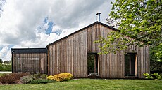 Typizovaný projekt byl hodn� pozm�n�n a opat�en dv�ma p�ístavky. 