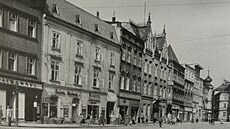 P�vodní podoba ji�ní fronty dom� opavského Horního nám�stí.