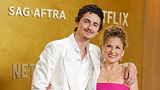 Timothee Chalamet a jeho matka Nicole Flenderová na udílení Actor Awards v Los...