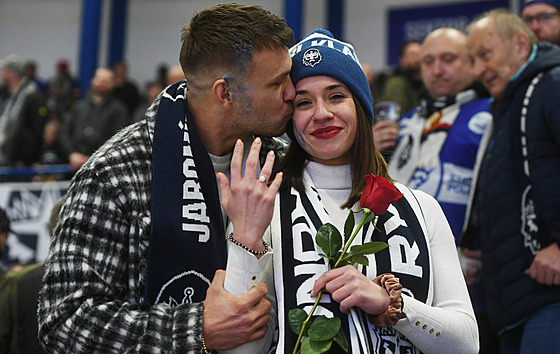 V hledi�ti utkání Kladno - Sparta do�lo i na �ádost o ruku.