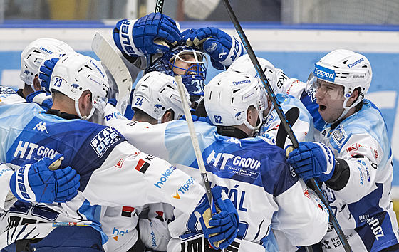 Hrá�i Komety si vychutnávají postup do �tvrtfinále.