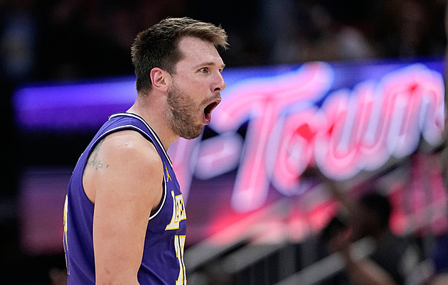Dončič letí do Evropy. Nejlepšího střelce NBA připraví zranění o první kolo play off Dončič letí do Evropy. Nejlepšího střelce NBA připraví zranění o první kolo play off