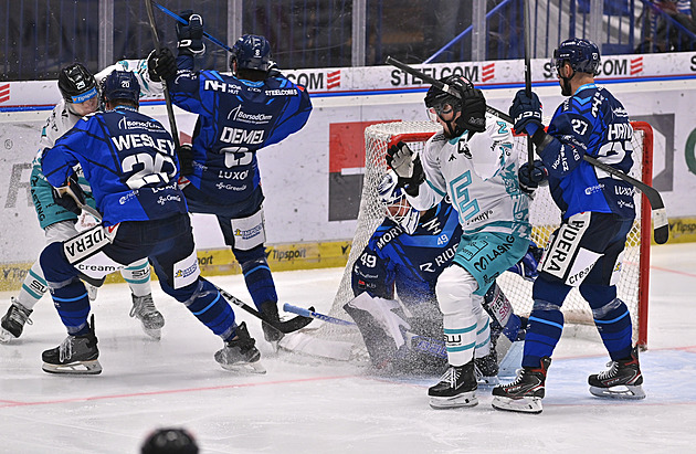 Závěr je trpký, musíme to spolknout, řekl Varaďa. Patera chválil speciální formace