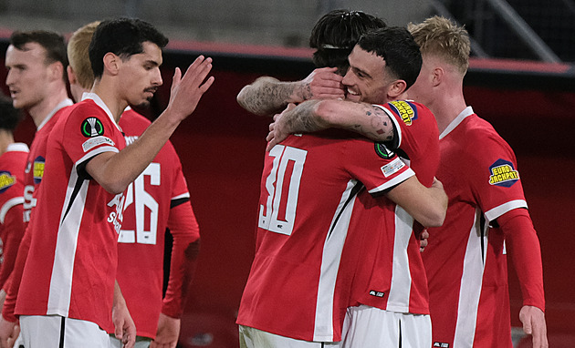 Zastavte Parrotta! Ale jak? Češi o irském střelci: Komplexní hráč, nesmí převzít míč