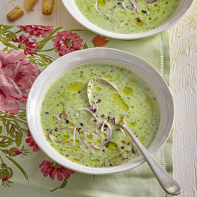 Polévka z medvědího česneku: Recept na jarní detox v talíři