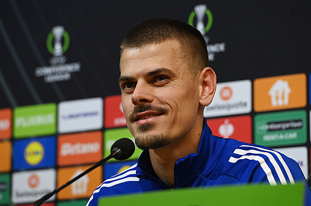 Proti Mohuči nastoupíme s čistou hlavou, říkal Kliment. Výměna trávníku ho potěšila