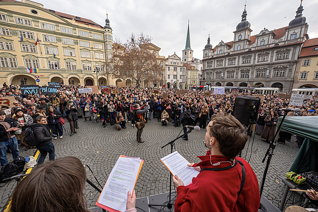 Kultura nezhyne kvůli škrtům v rozpočtu. Daleko větší problém je autocenzura