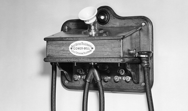 Až druhá telefonní linka u nás vznikla v Praze. Zavzpomínejte na své přístroje