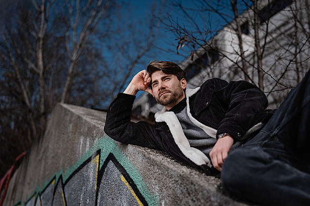 Je snadné se sám ze sebe zbláznit, po Slunečné to bylo vážné, říká Lambora