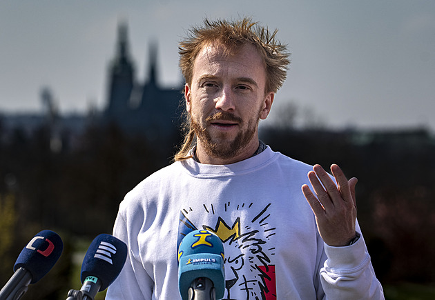 Eben, vývojář Vávra, aktivista Minář i Kundera byli navrženi na vyznamenání