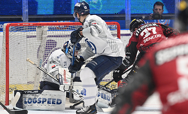 Sparta vyhrála první čtvrtfinále v Plzni, Pardubice si poradily s Kometou