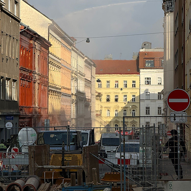 Vyšetřování požáru na Letné potrvá týdny, někteří evakuovaní se domů hned nevrátí