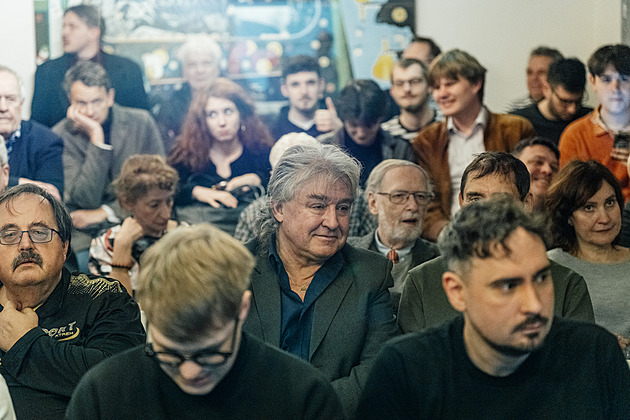 „Svolá to a pak ani nepřijede.“ Špidla se pokouší o resuscitaci sociální demokracie