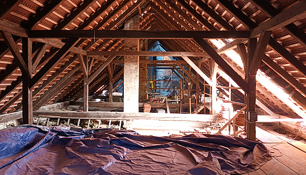 Díla z kostelů raději odvezli kvůli zlodějům, vystaví je v opraveném klášteře