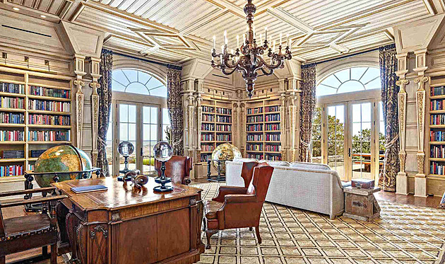 Epstein story: Make love, not war. Na kauzu se kvůli Íránu zapomnělo