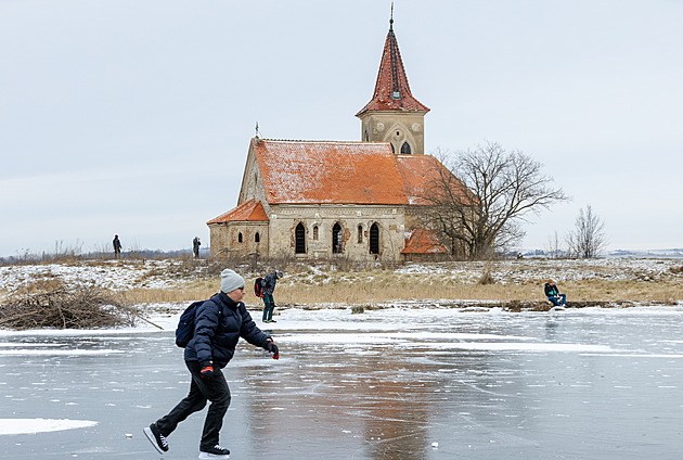 Kousek kostela doma? Ikonu Pálavy ničí i turisté, oprava je v nedohlednu