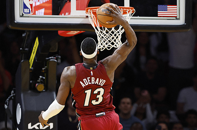 Jak se zrodilo magických 83 bodů: rekord v trestných hodech a překonání legendy