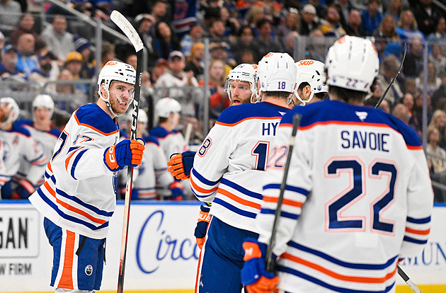 Skvělý McDavid pěti body režíroval triumf Edmontonu na ledě San Jose