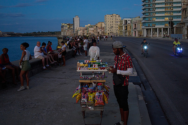 Na zlomené Kubě sílí volání po Trumpově zásahu. Situace narychlo využívá Čína