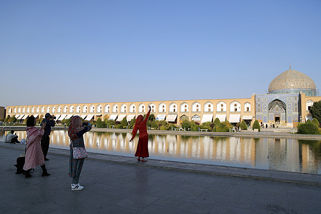 Neměla to být válka proti režimu? Íránce drtí pohled na zničené perské památky