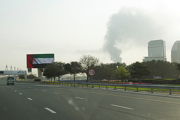 Letiště v Dubaji po útoku dronem obnovuje lety. Mimo provoz bylo sedm hodin