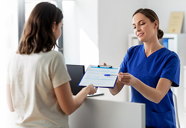 Přejít k nové zdravotní pojišťovně můžete do konce března. Získat lze až tisíce korun