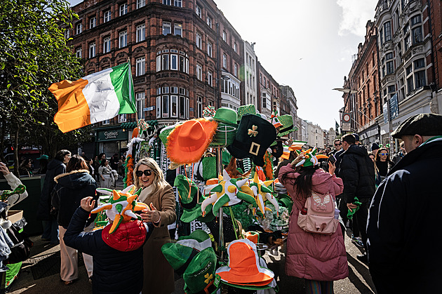 Whiskey teče proudem, Dublin se zelená. Tak vypadá oslava irského patrona
