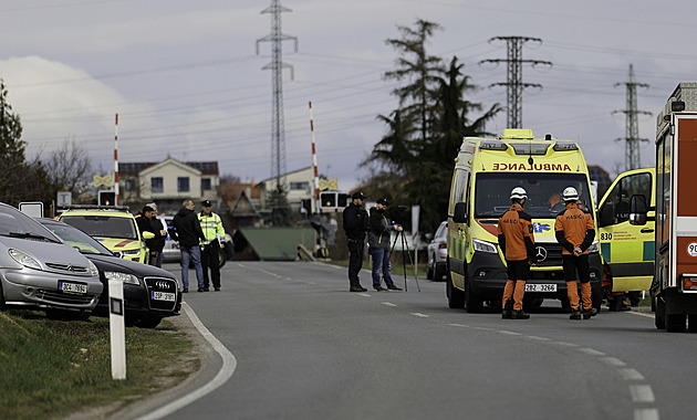 Vylezl na střechu, dům ale nezachránil. Muž má šanci, že mu zůstane aspoň pozemek