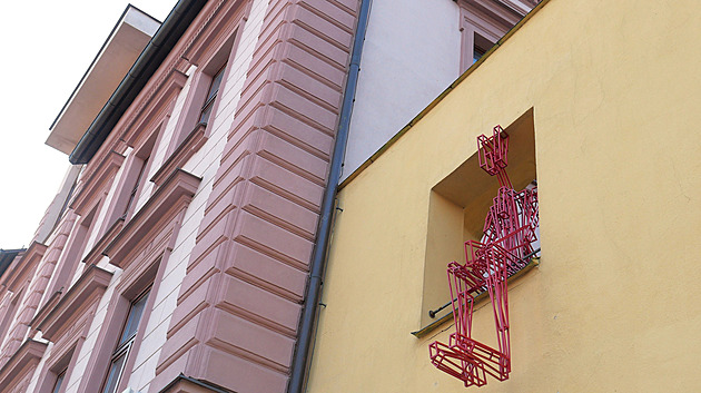 Stěhování soch je vždy stresík, směje se umělec a bývalý trenér Adamczykové